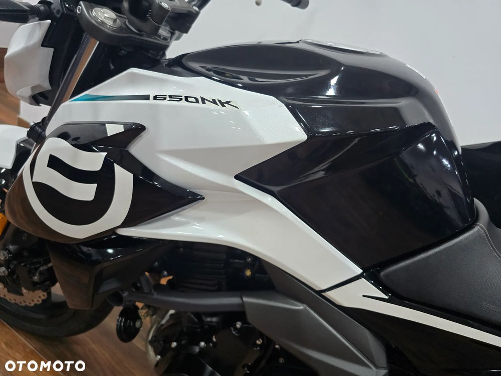 CFMoto NK - 12