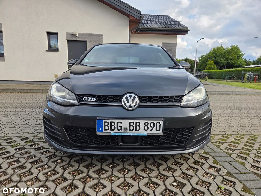 Volkswagen Golf - 9
