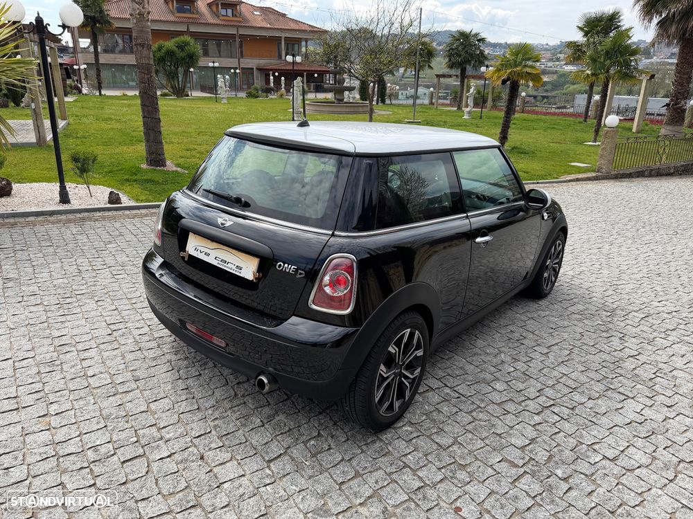 MINI 3 Portas Cooper D - 5