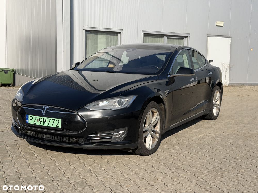 Tesla Model S Standard - 1