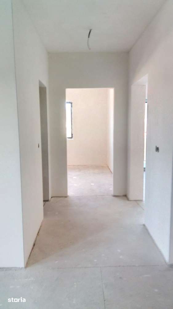 Imobil cu 4 camere, 2 bai, garaj, boxa, situat intr-un cadru frumos — fotografia 2