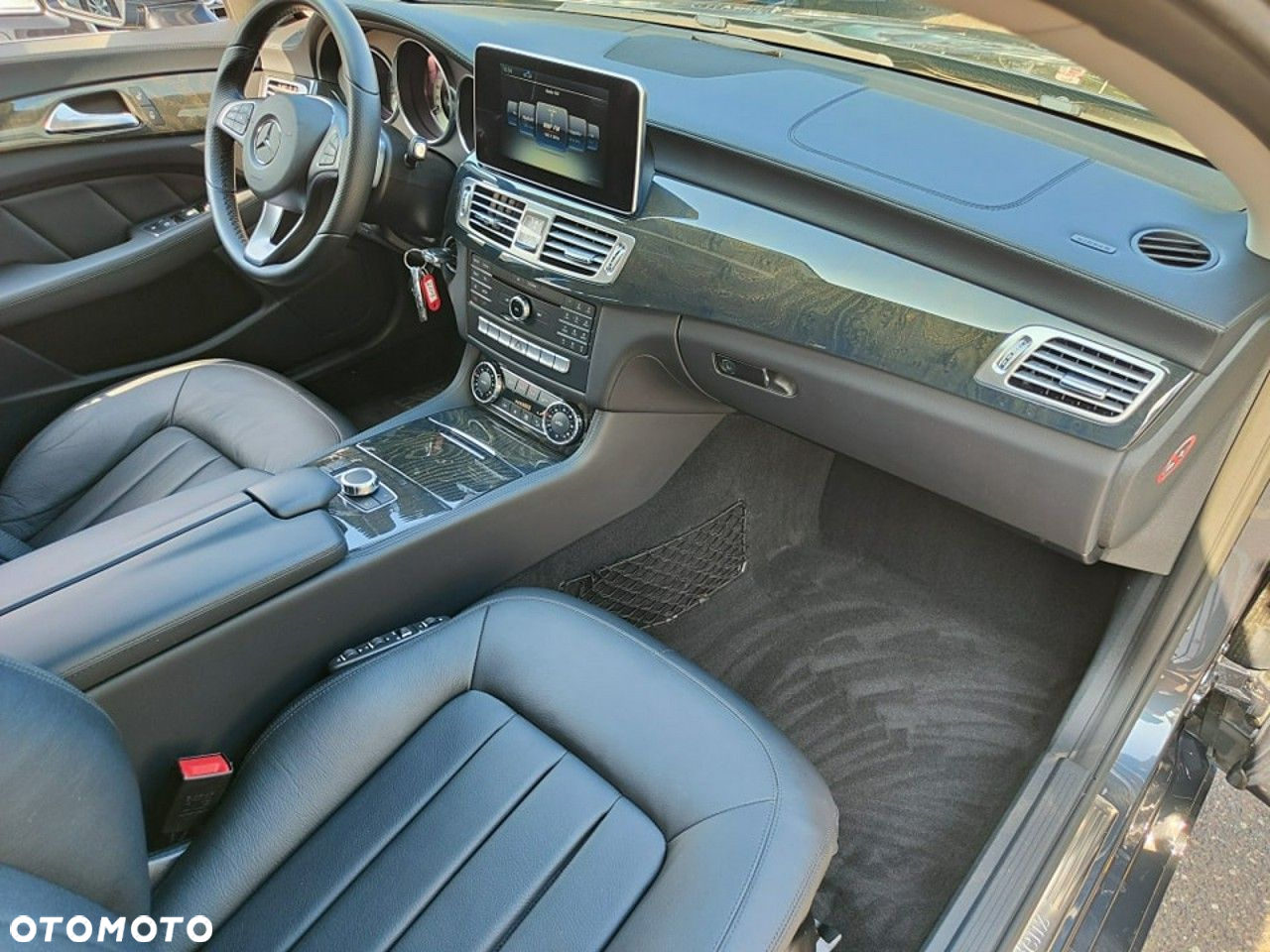 Mercedes-Benz CLS - 33