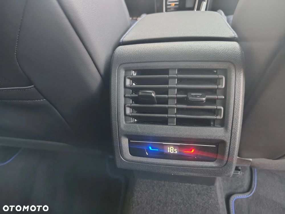 Volkswagen Golf 2.0 TSI 4Motion R DSG - 11
