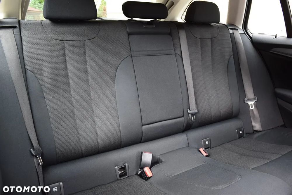 BMW Seria 5 520d - 30