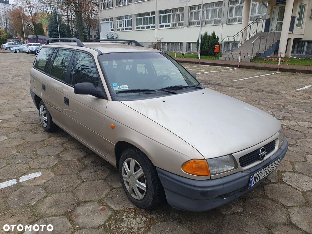 Opel Astra 1.4 16v GL - 1