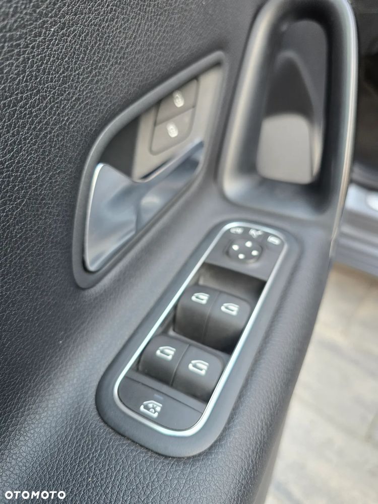 Mercedes-Benz Klasa A 200 Edycja specjalna 7G-DCT - 16