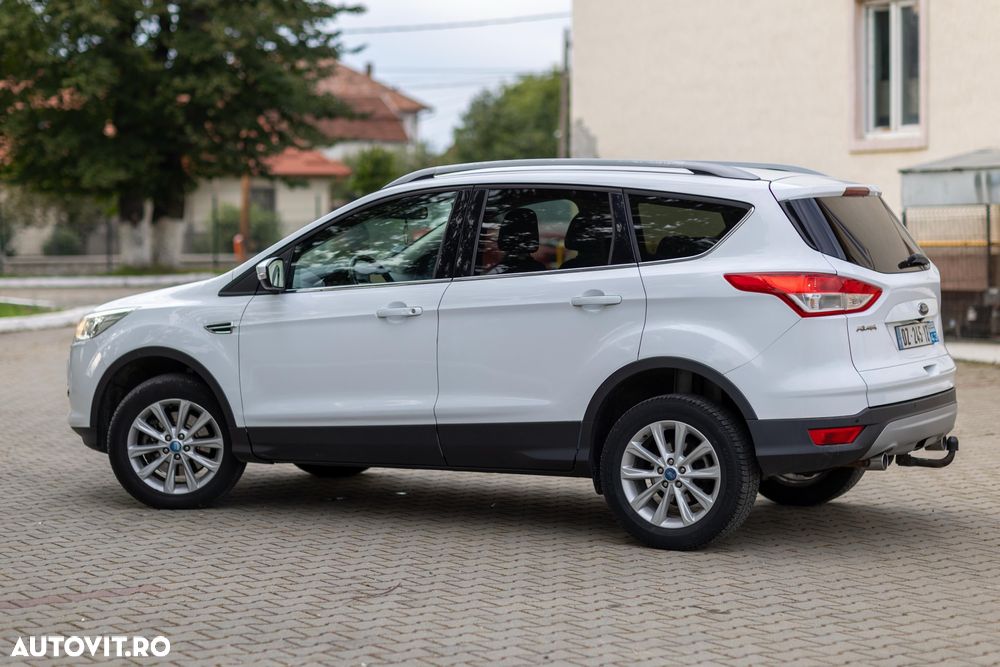 Ford Kuga 2.0 TDCi 4x4 Aut. Titanium - 4