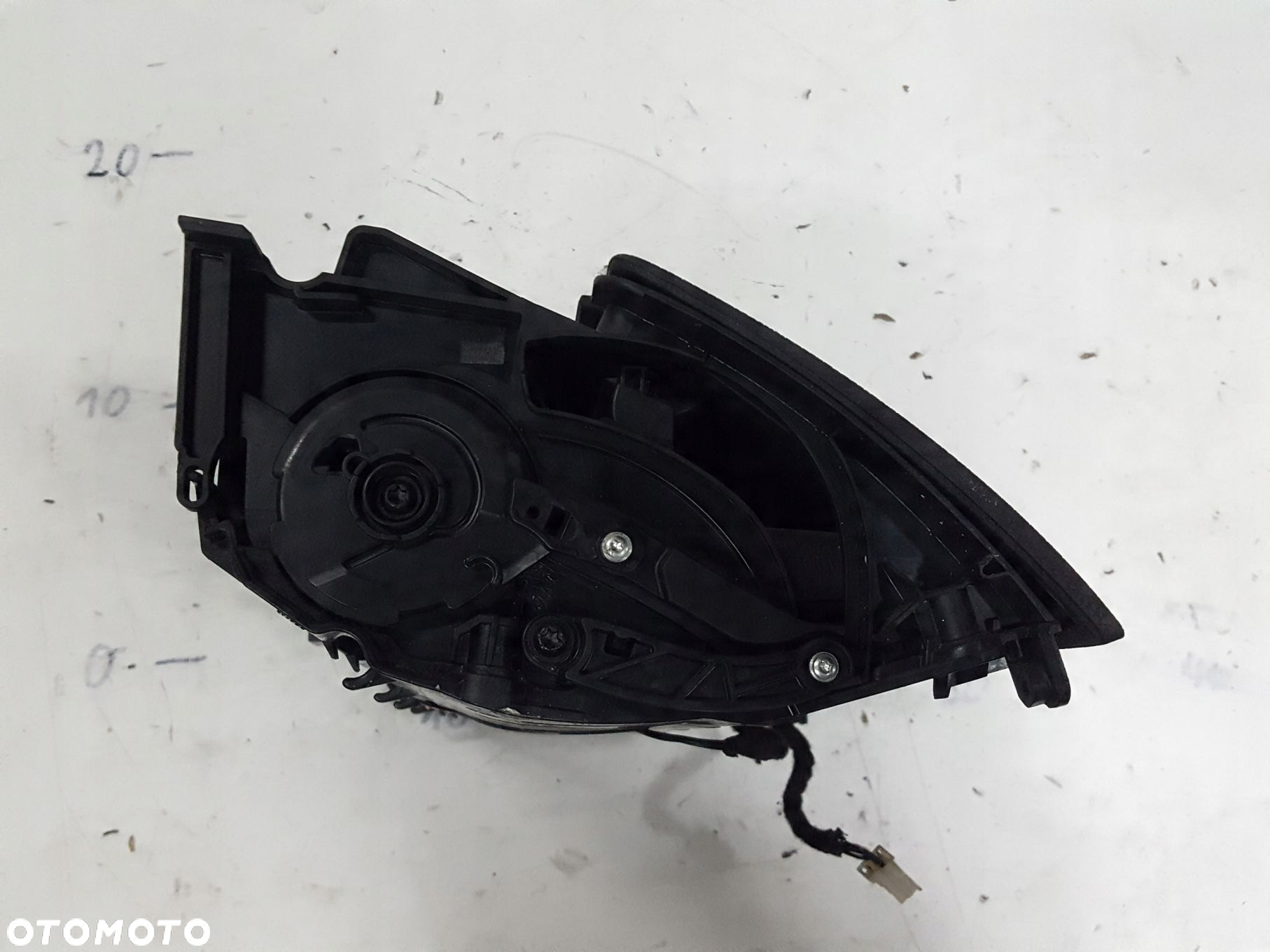 MERCEDES C KLASA W204 07r- WYŚWIETLACZ A2048204697 - 3