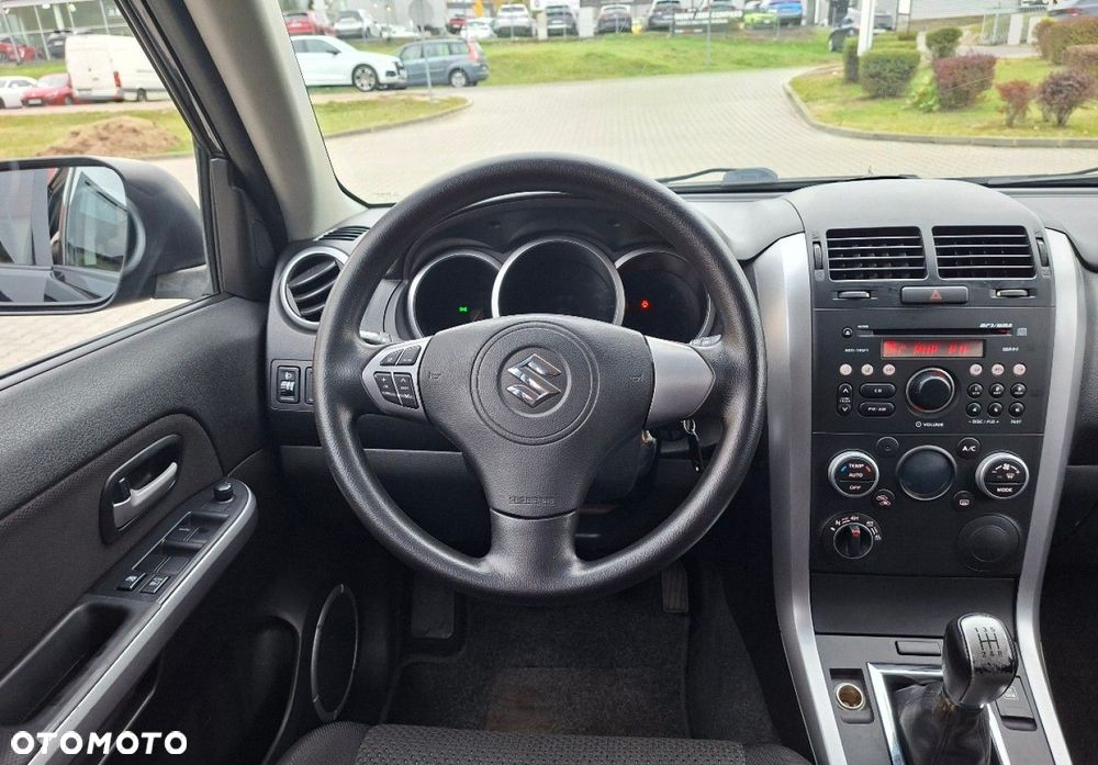 Suzuki Grand Vitara - 30