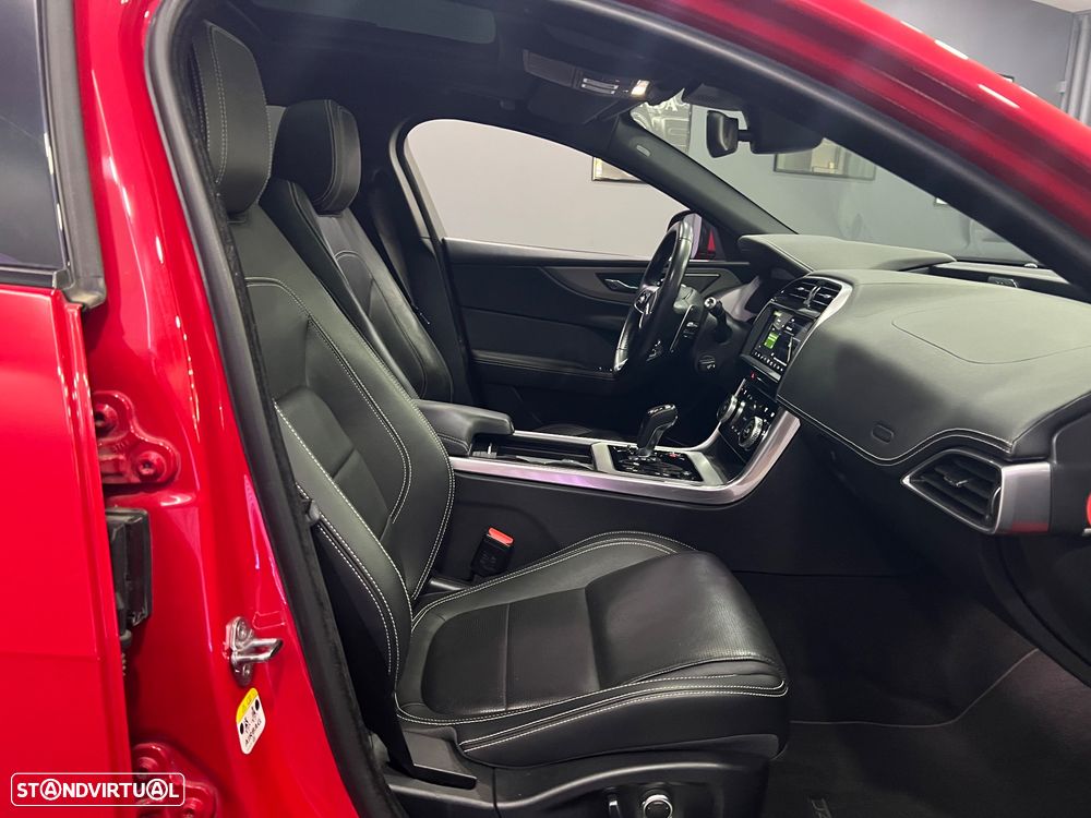 Jaguar XE D180 Aut. R-Dynamic S — fotografia 25