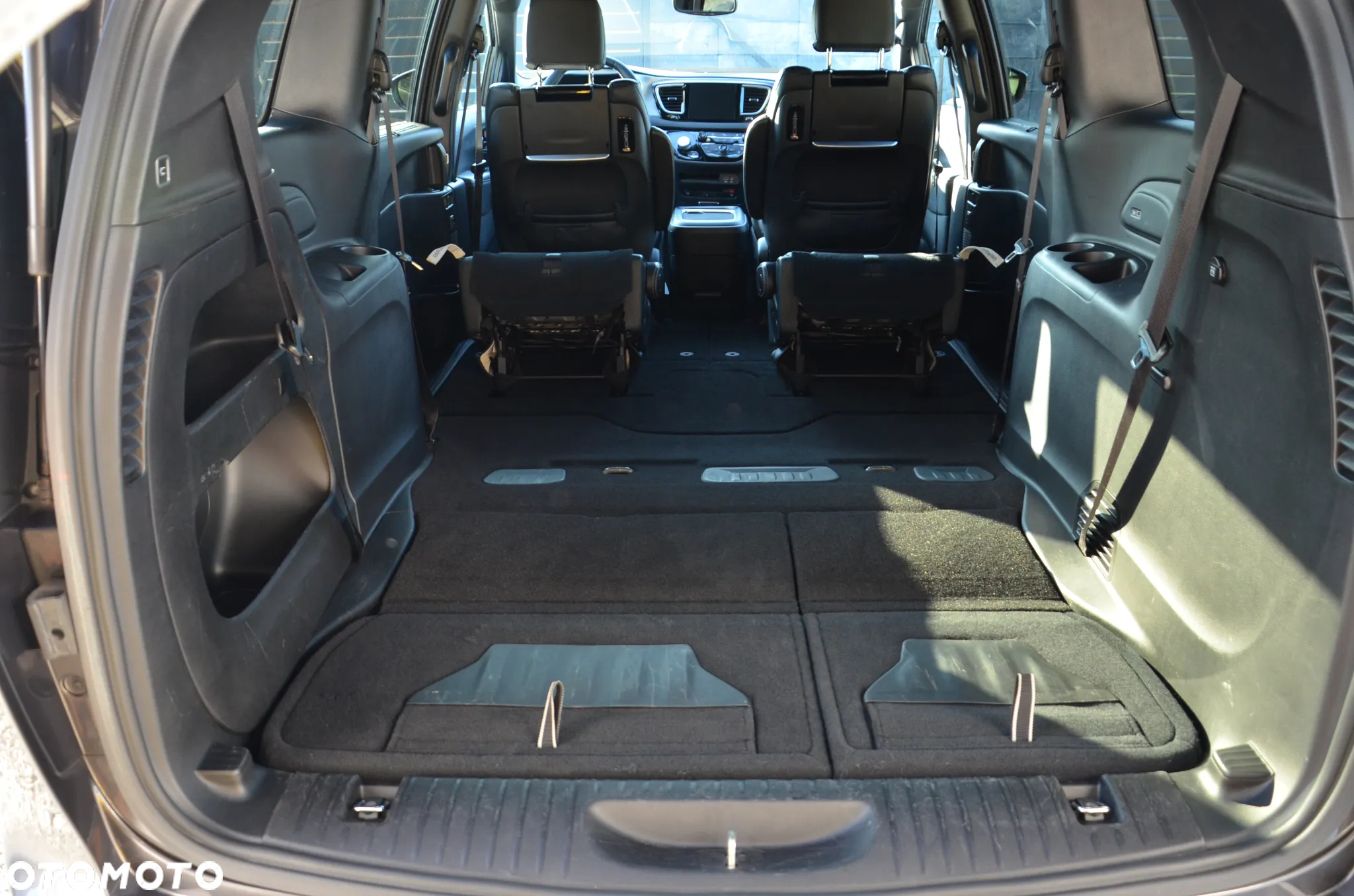 Chrysler Pacifica - 21
