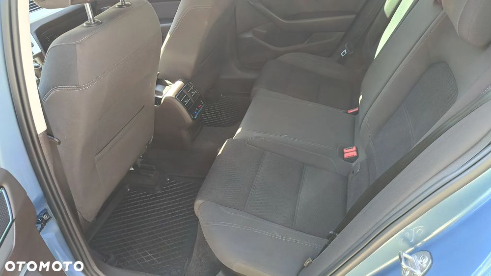 Volkswagen Passat 2.0 TDI BMT Highline - 9