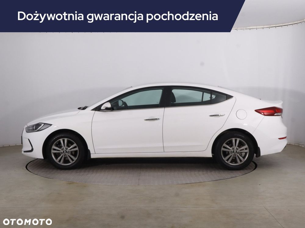Hyundai Elantra - 4
