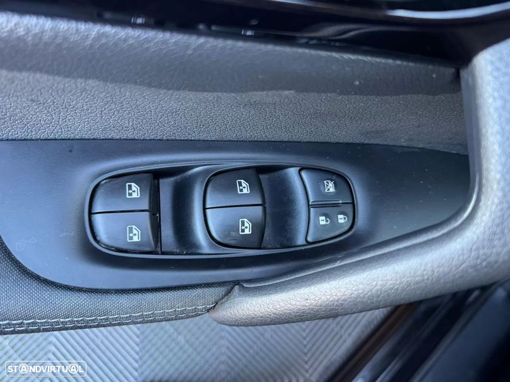 Nissan Qashqai 1.3 DIG-T N-Connecta J18 - 10
