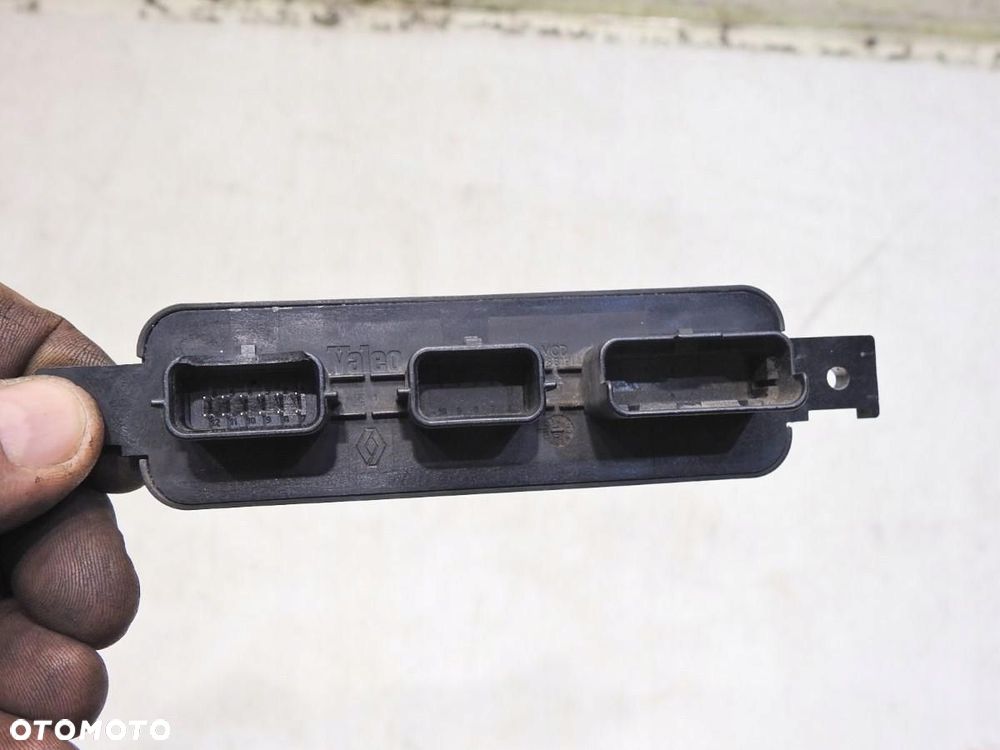 MODUŁ STEROWNIK ŚWIATEŁ RENAULT LATITUDE 260550002R 89902371F - 2