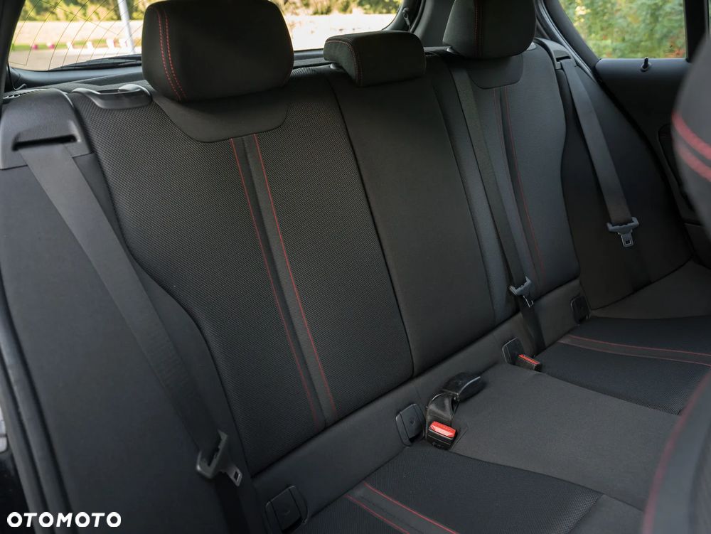 BMW Seria 1 120i Sport Line - 29
