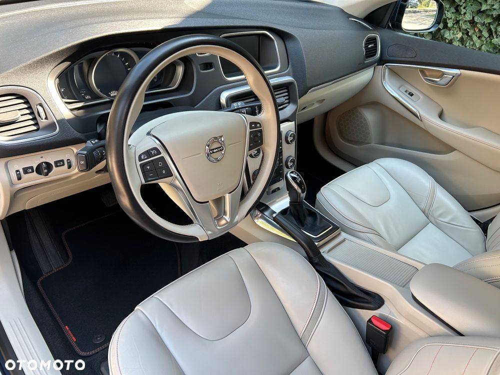 Volvo V40 T3 Drive-E R-Ocean Race - 9