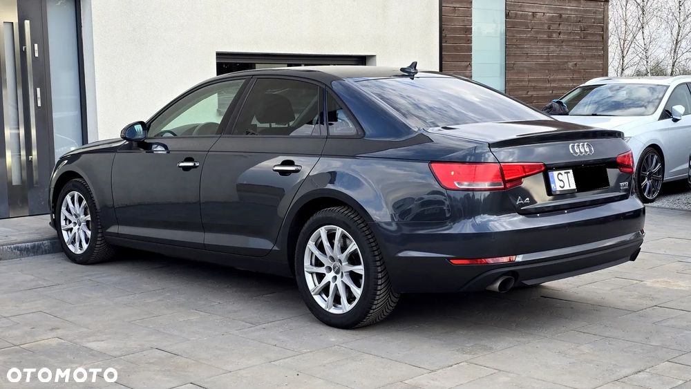 Audi A4 Limousine - 11