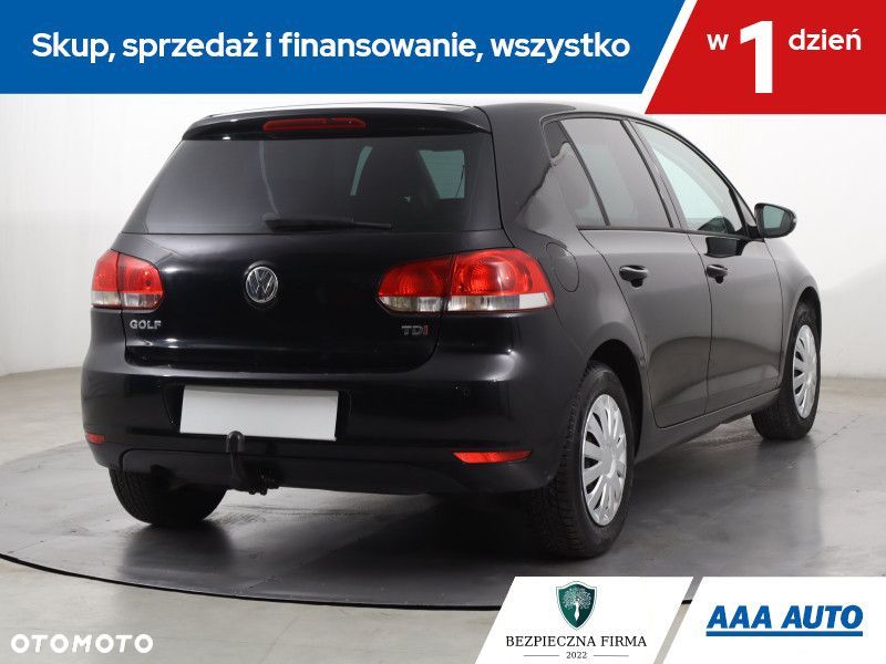 Volkswagen Golf - 6