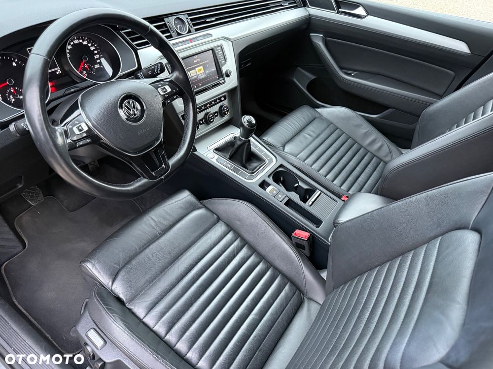 Volkswagen Passat 2.0 TDI (BlueMotion Technology) Highline - 3