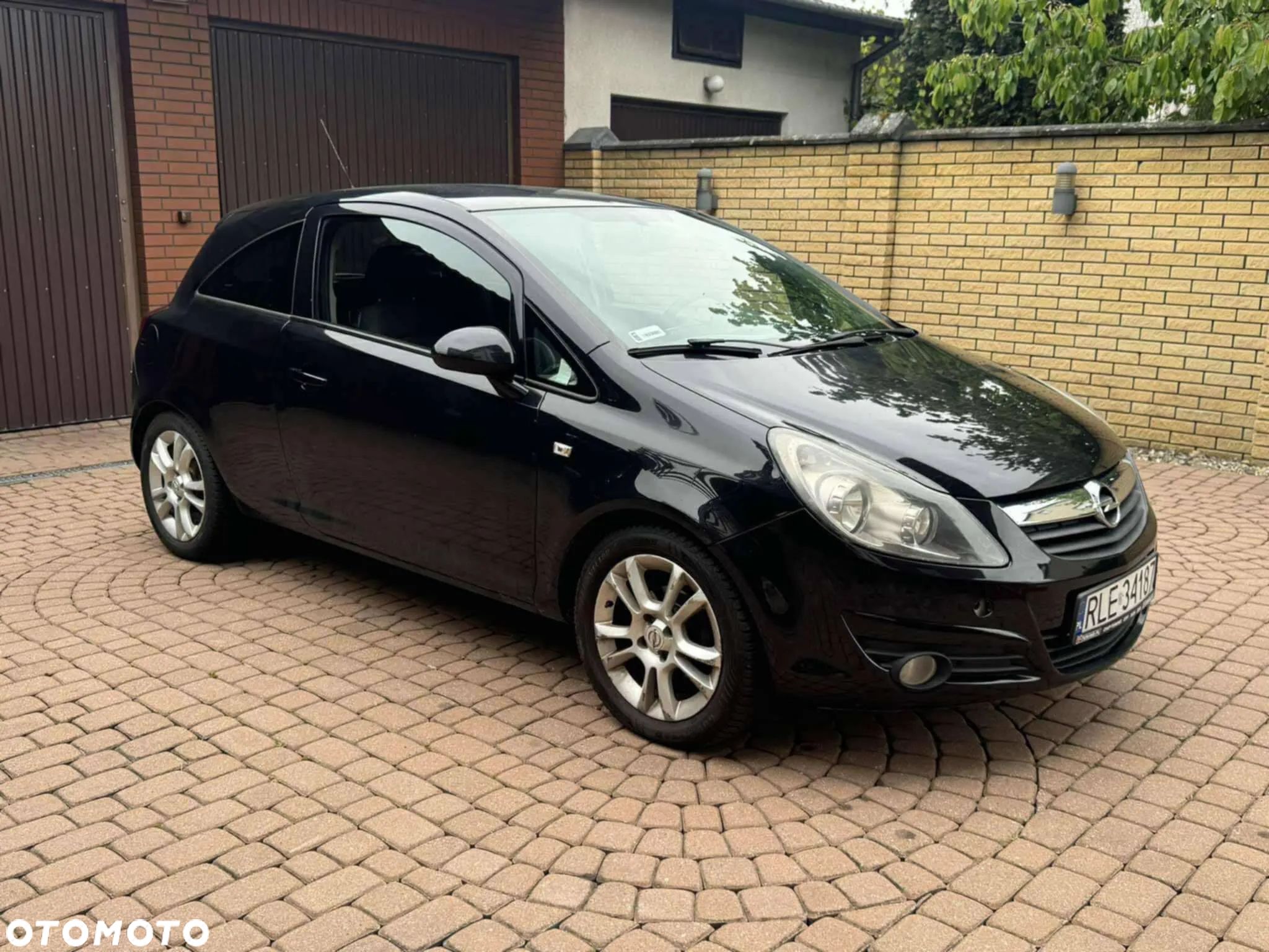 Opel Corsa 1.2 16V Cosmo - 1