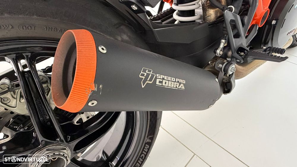 KTM 1390 Super Duke R - 7