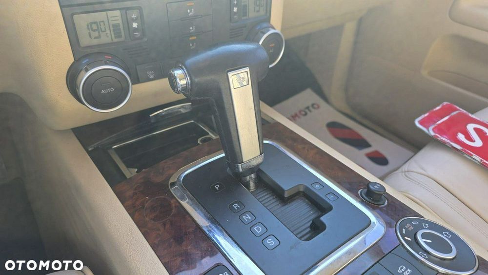 Volkswagen Touareg - 12