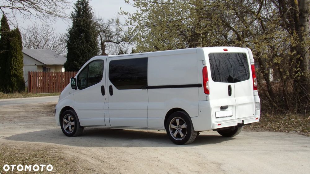 Opel VIVARO 2.5 150KM * L2H1 * KLIMA * SERWIS * DUBEL KABINA * ZADBANY ! - 9