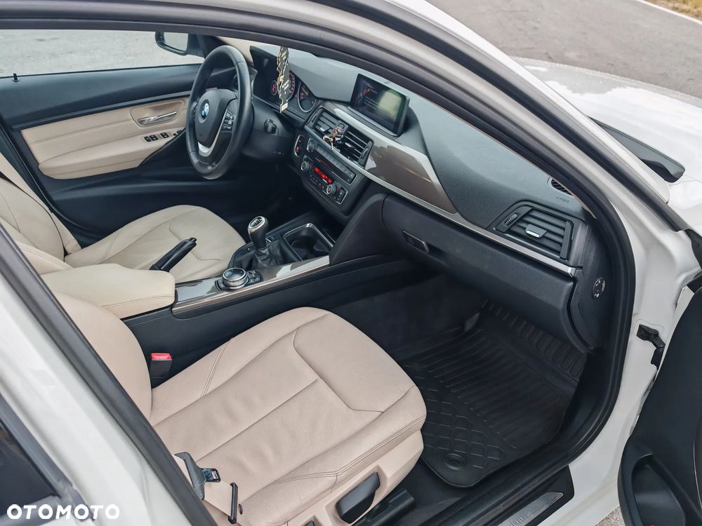 BMW Seria 3 318d Modern Line - 13