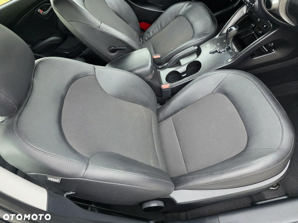 Hyundai ix35 2.0 CRDi 4WD Automatik Finale Gold - 12