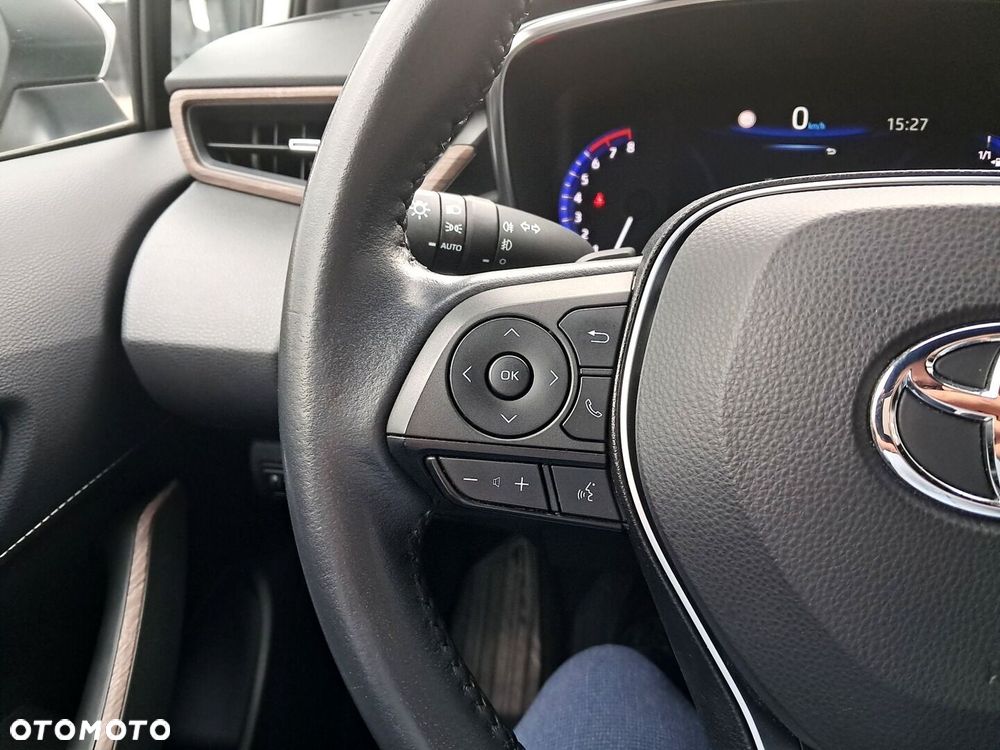 Toyota Corolla 2.0 Hybrid Trek - 17