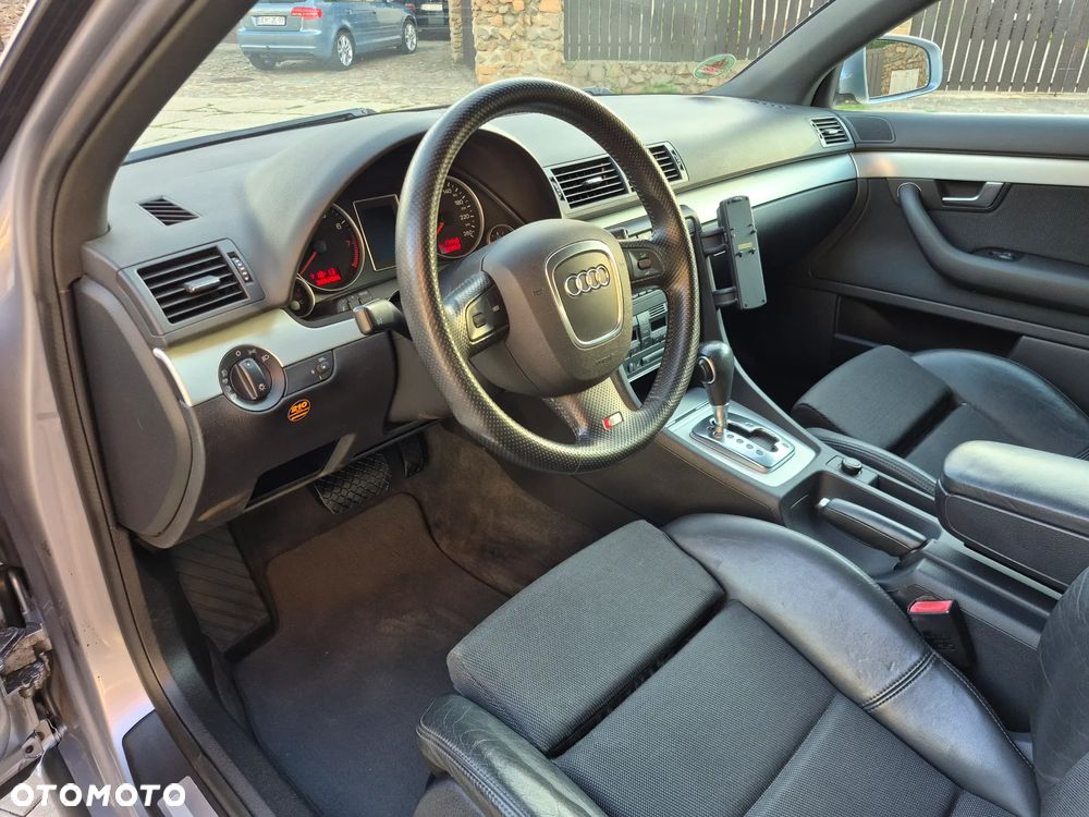 Audi A4 Limousine - 15
