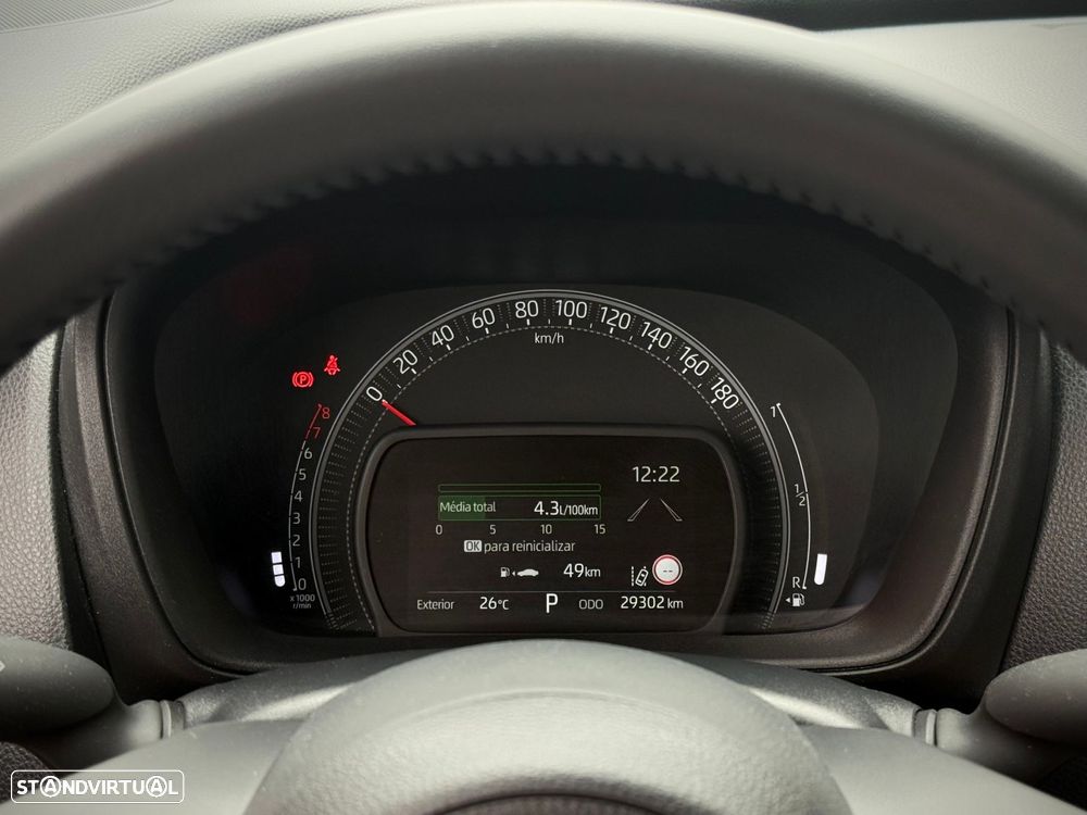 Toyota Aygo X 1.0 Play CVT - 9