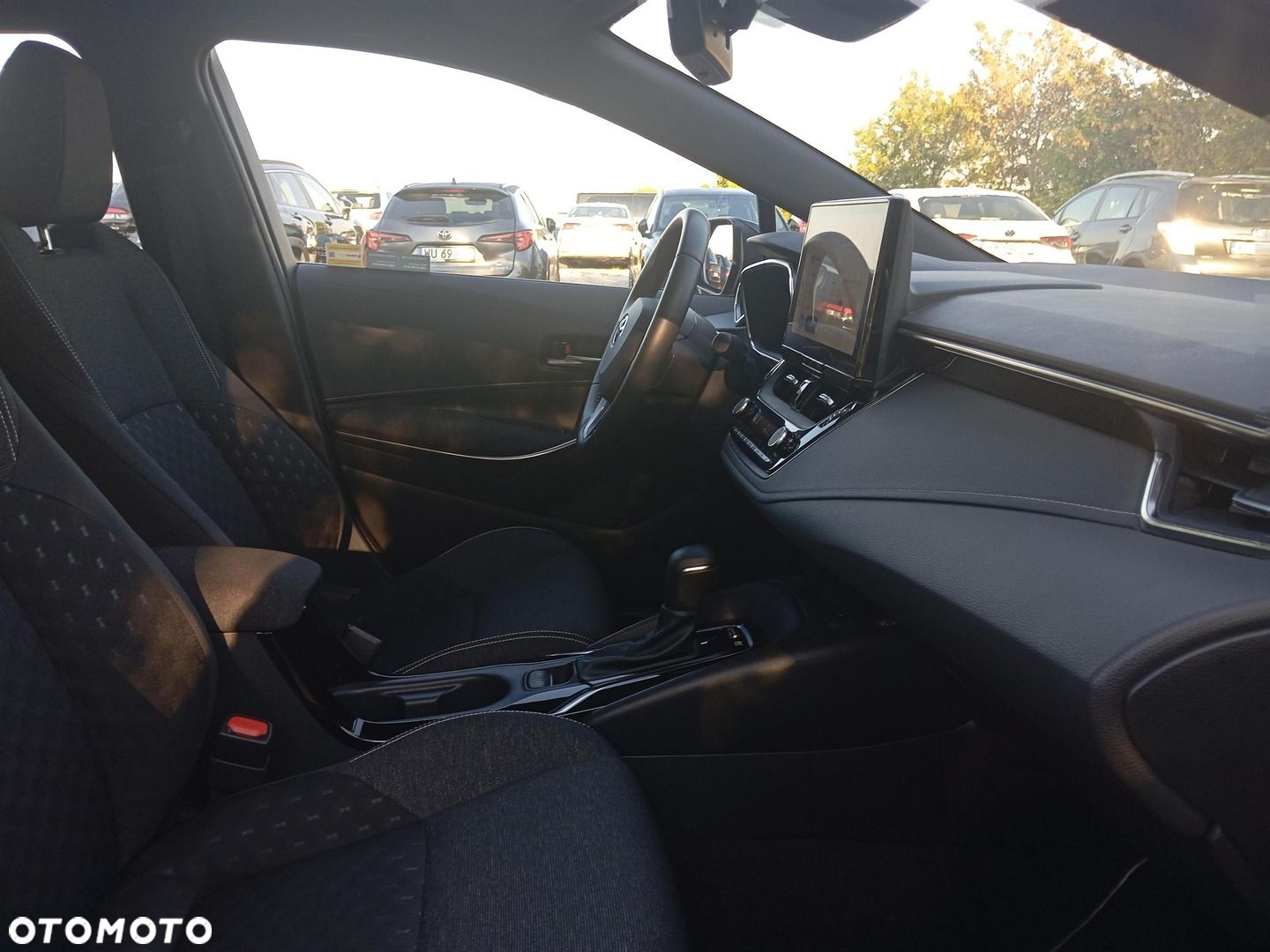 Toyota Corolla 1.8 Hybrid Comfort - 13