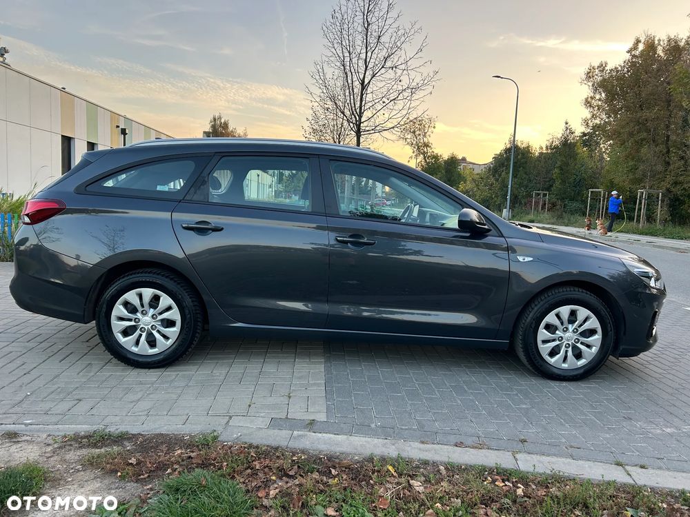 Hyundai i30 1.5 DPI Classic + - 9