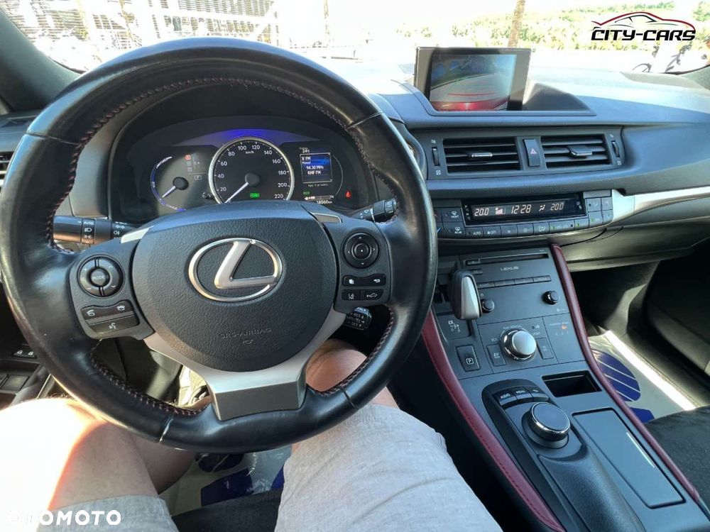 Lexus CT - 17