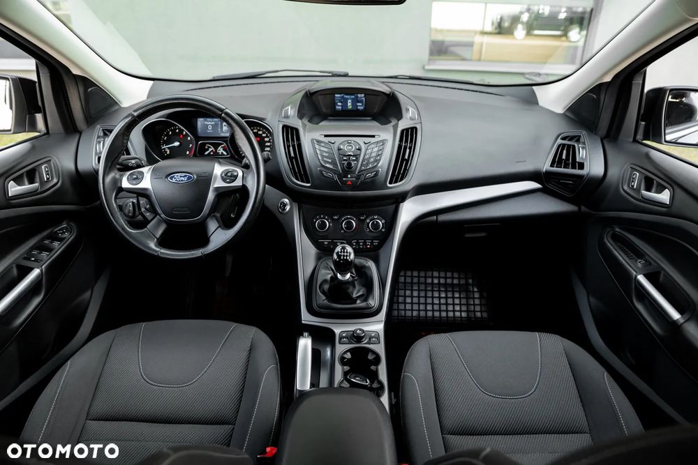 Ford Kuga 1.5 EcoBoost 2x4 Titanium - 25