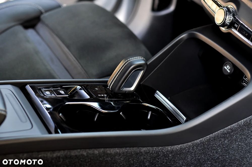 Volvo XC 40 T3 Geartronic RDesign - 22