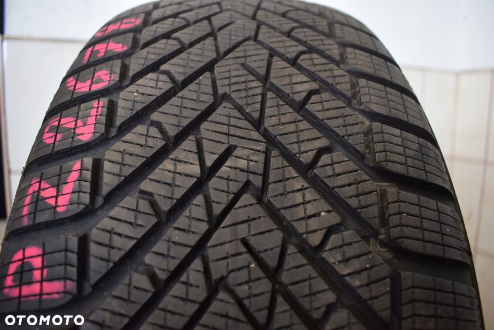 R18 235/60 Pirelli Winter 2 Scorpion 107V Wysyłka gratis! - 1