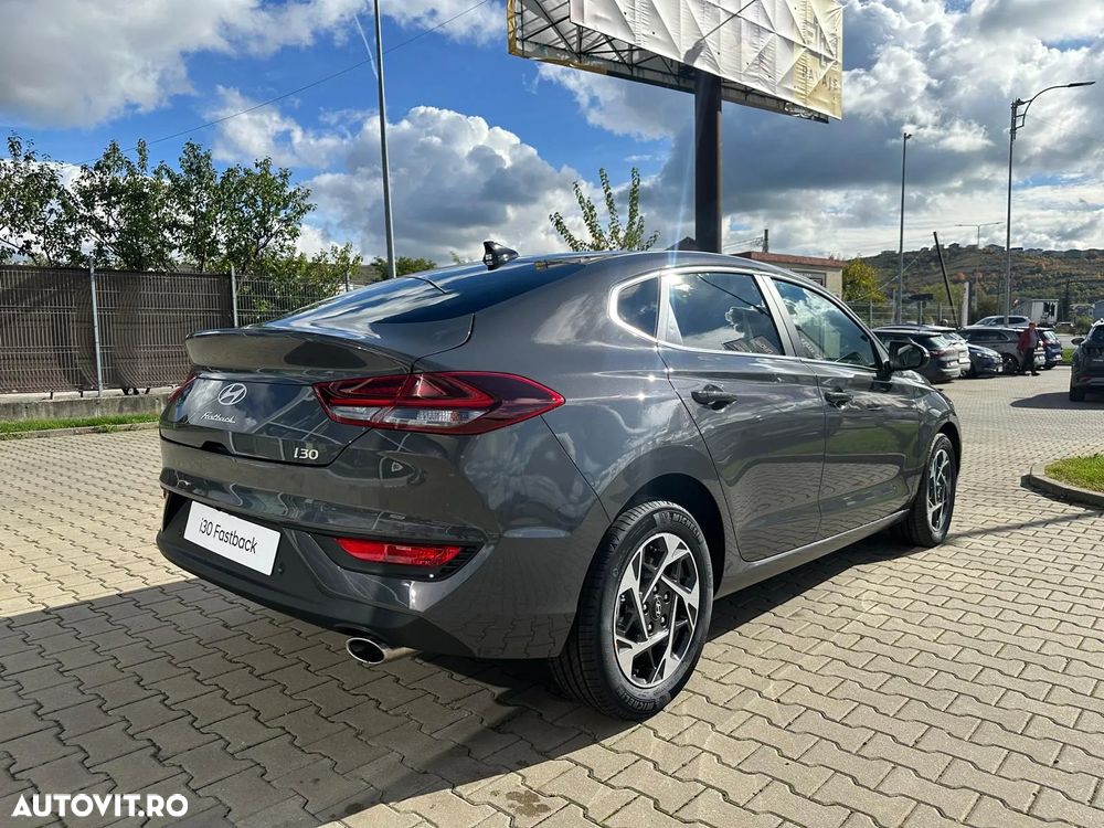 Hyundai i30 Fastback 1.5 T-GDI 140CP 7DCT MHEV Highway - 9
