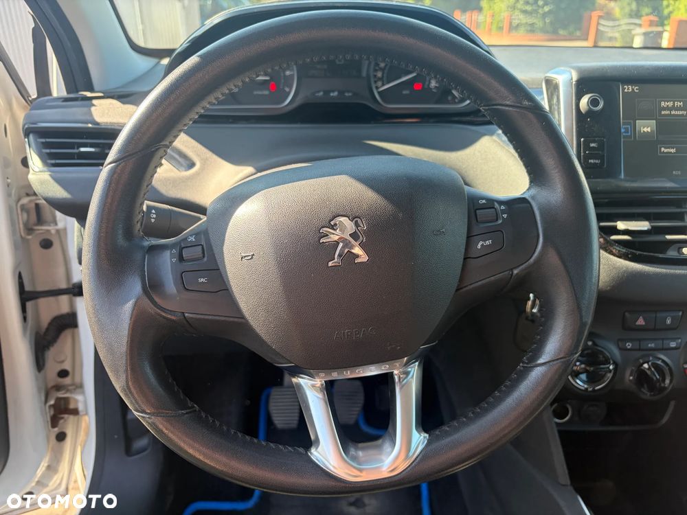 Peugeot 208 - 13