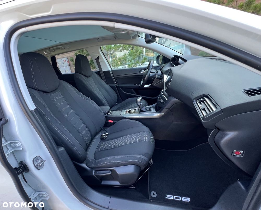 Peugeot 308 BlueHDi FAP 150 Stop&Start Automatik Allure - 16