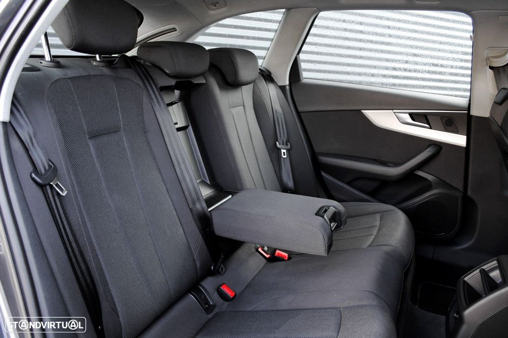 Audi A4 Avant 35 TDI Advanced S tronic - 6