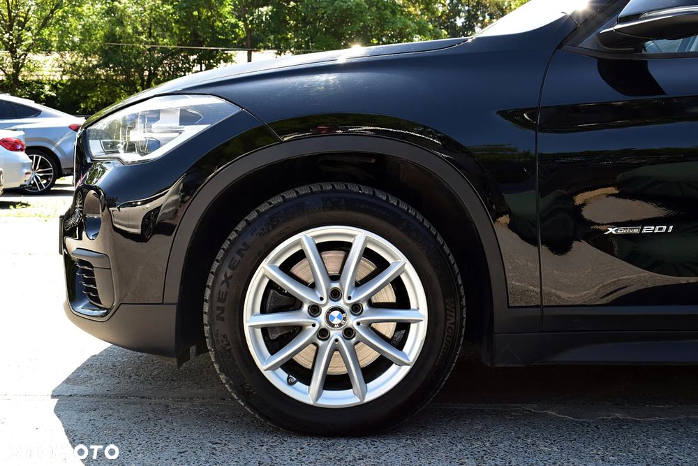 BMW X1 xDrive20i Advantage - 23