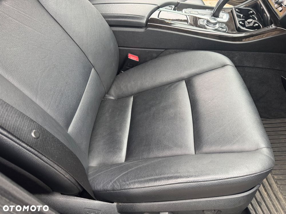 BMW Seria 5 528i xDrive Luxury Line - 27