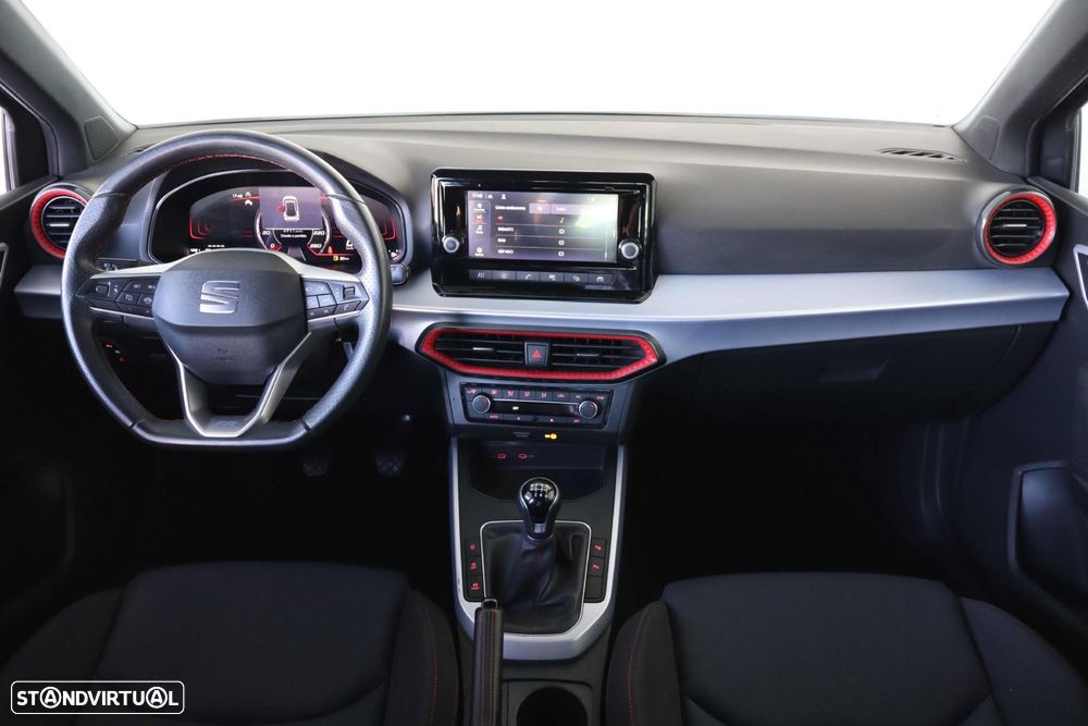 SEAT Arona 1.0 TSI FR — fotografia 17
