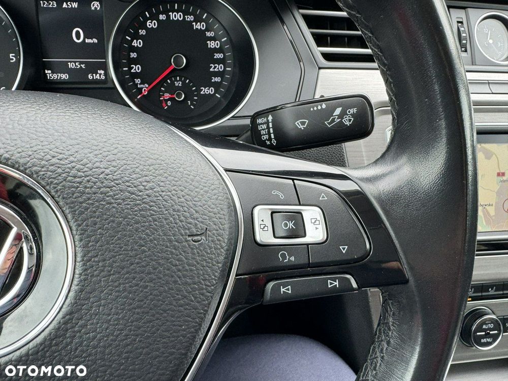Volkswagen Passat - 22