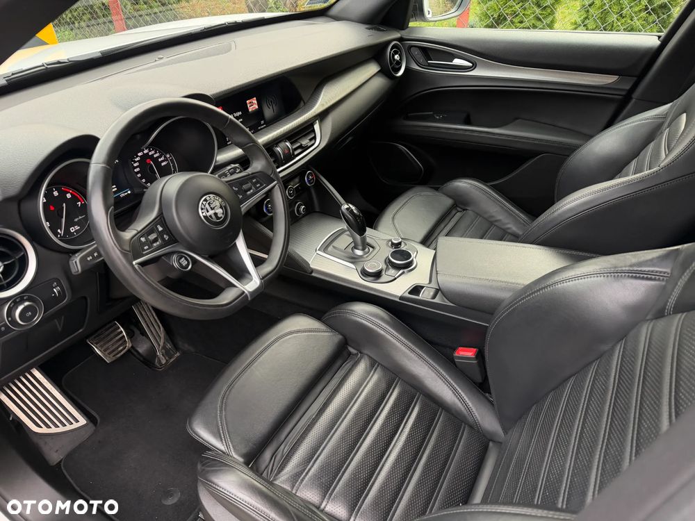 Alfa Romeo Stelvio 2.0 Turbo B-Tech Edition Q4 - 9