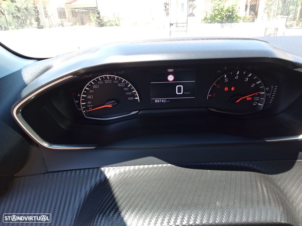 Peugeot 208 1.2 PureTech Active — fotografia 14