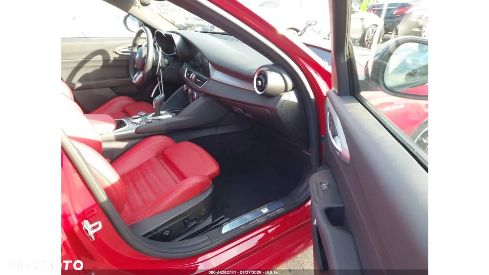 Alfa Romeo Giulia - 11